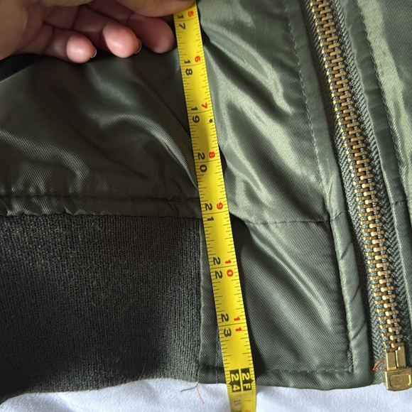 ✈️ Bomber Jacket punk rock patches worn once! Men’s medium women’s L to XL - Picture 9 of 15